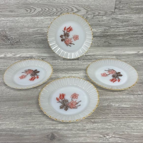 Termocrisa Translucent Milk Glass 7" Salad Luncheon Plates Red Floral Patternx4 - Picture 2 of 5